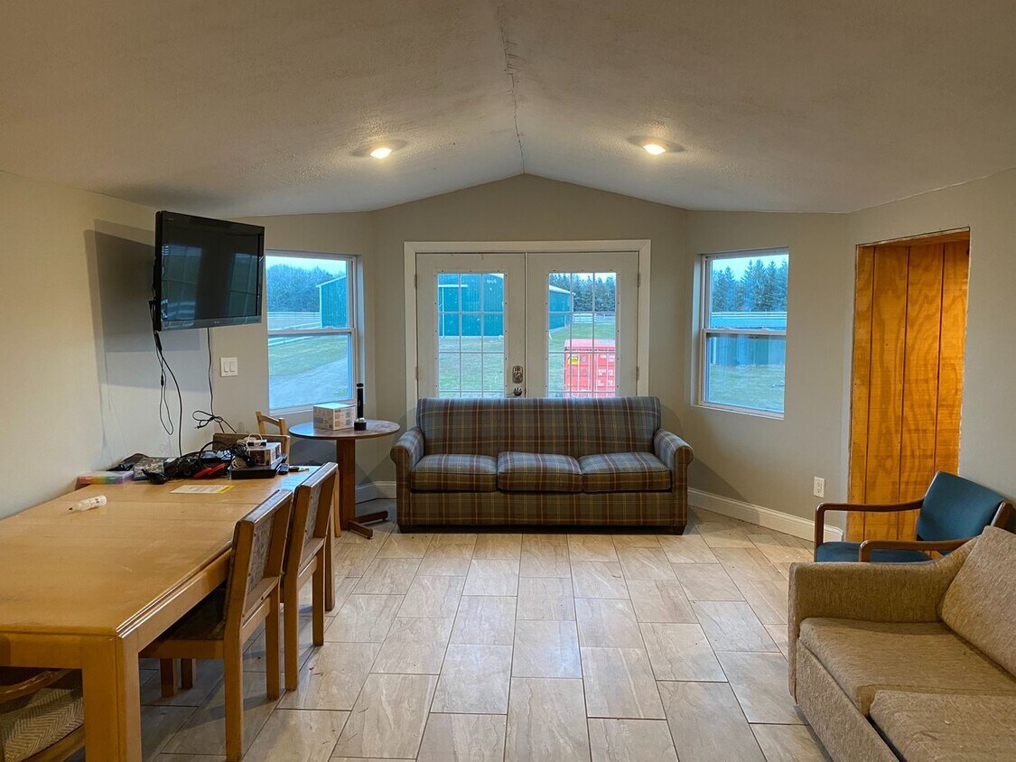 11399 Boyne City Rd Unit 1, Charlevoix, MI 49720 Room for Rent in Charlevoix, MI