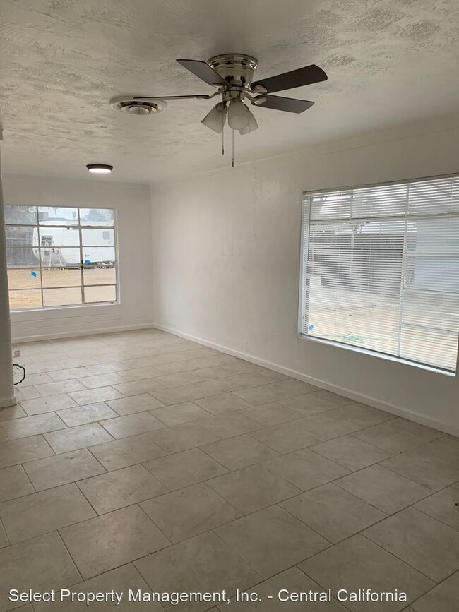 Building Photo - 3 br, 1 bath House - 1939 E Ashlan Ave