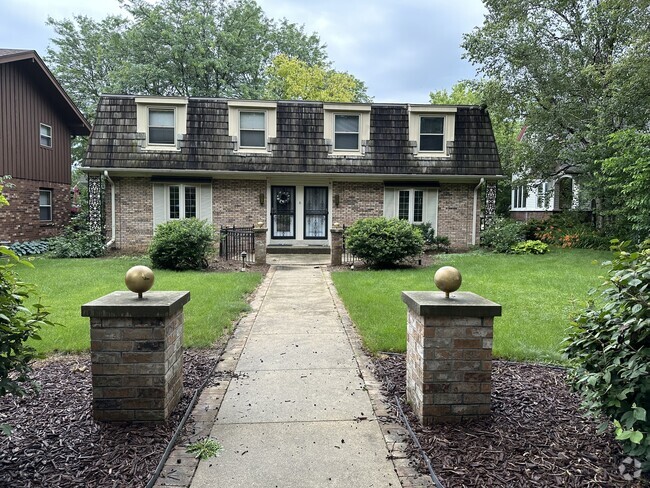 Building Photo - 1934 River Park Ct