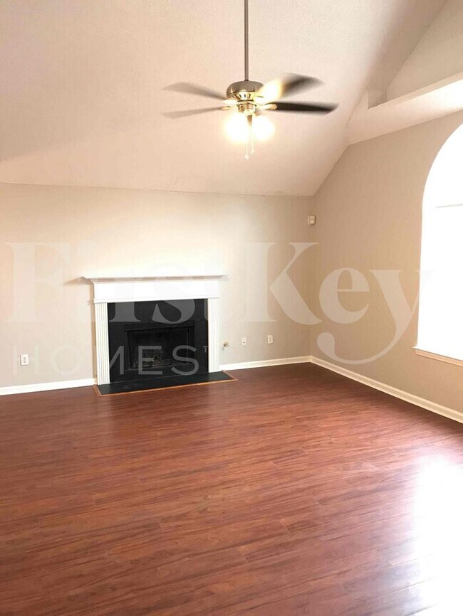 Building Photo - 999 Brecken Ln