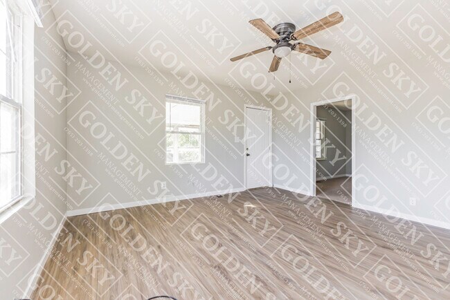 Foto del edificio - 806 W 7th St