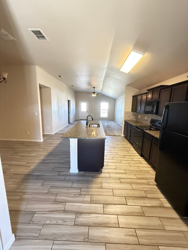 Building Photo - 13814 Avenue U