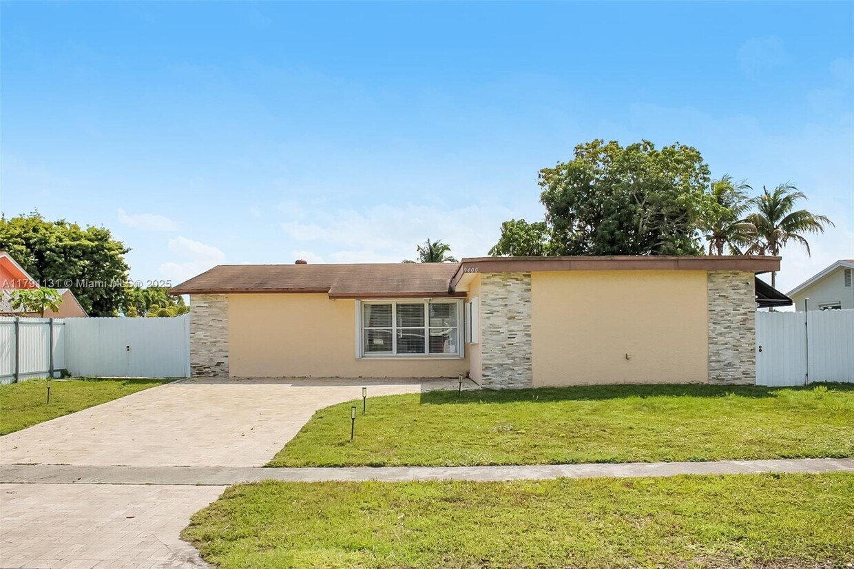 Foto del edificio - 9400 NW 13th St