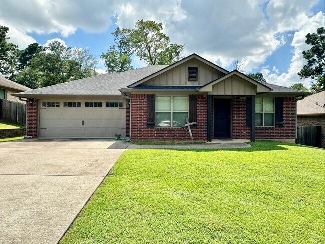 Foto del edificio - Coming Soon! 3 Bedroom 2 Bath in Tyler!
