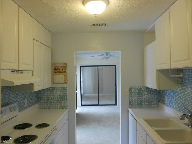 Building Photo - 1166 Booth Rd SW