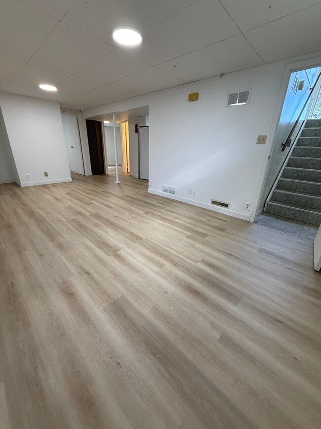 Photo du bâtiment - 512 32 Av NE