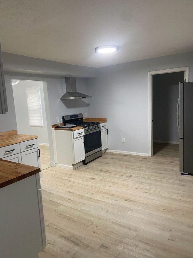 Foto del edificio - 4093 E 66th St