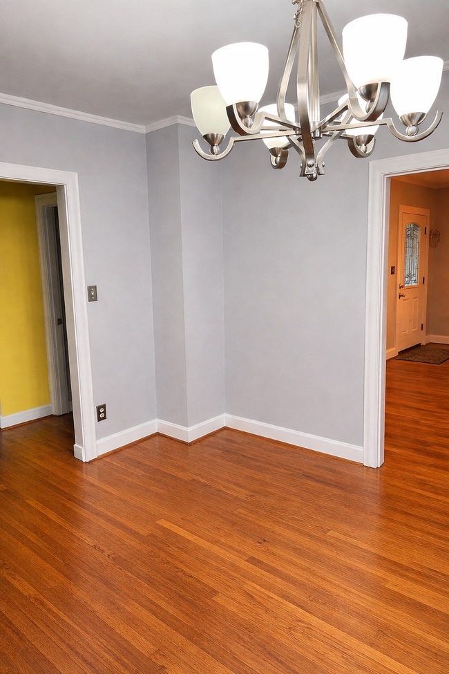 Building Photo - "Charming 3-Bedroom Oasis on Sunset Avenue – 1892 Sq. Ft. of Comfort and Style in Pasadena!"