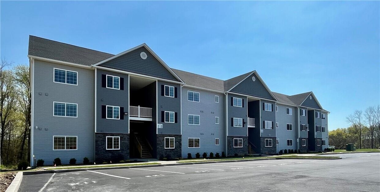 Primary Photo - 206 Golf Links Rd