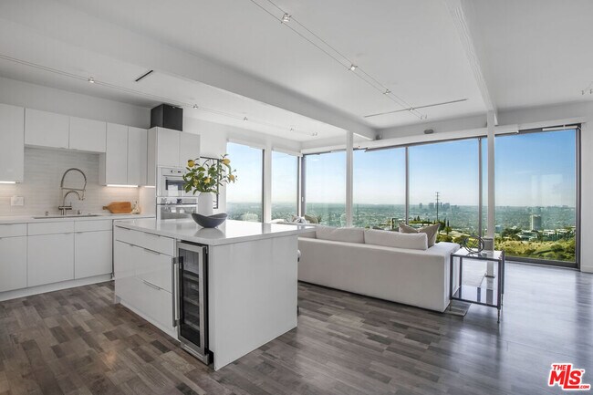 Foto del edificio - 8506 Magnolia Dr