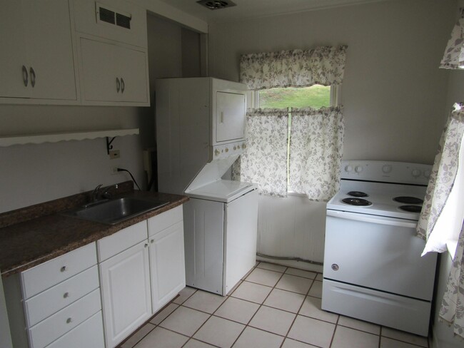 Building Photo - 2028 Chaney Rd