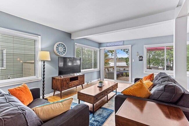 Foto del edificio - 15812 Culver Dr