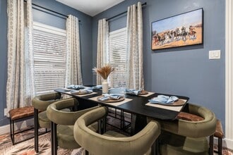 Building Photo - 2819 Wheeler Ave