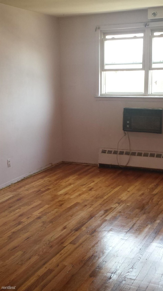 Building Photo - 2 br, 1 bath Apartment - 3132 37th St