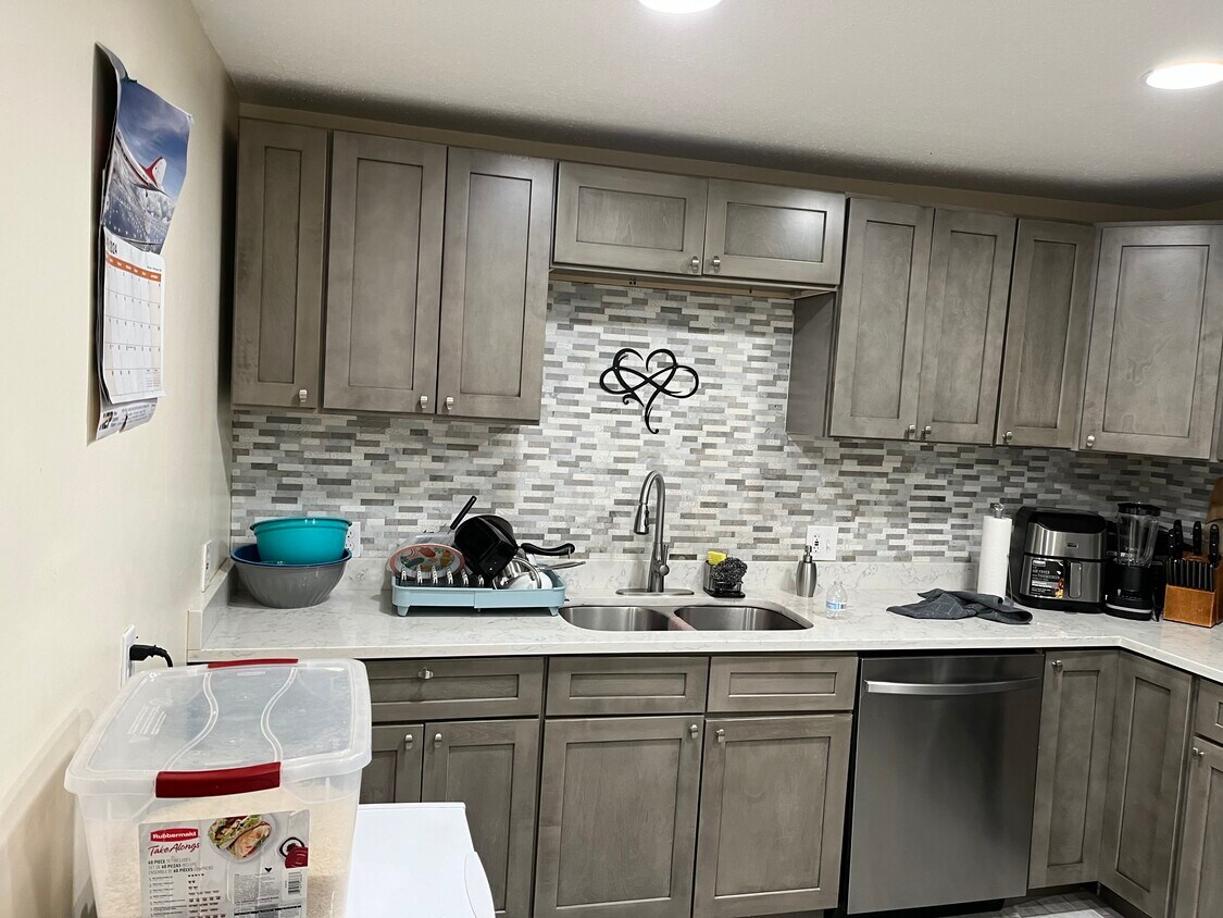 10 Wrentham Rd Unit 101, Worcester, MA 01602 Condo for Rent in