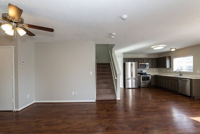 Foto del edificio - 1028 Kings Mountain Ln