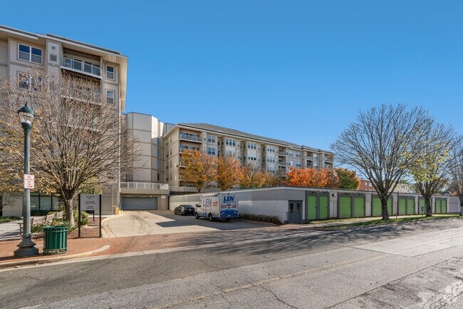 8045 Calle Newell - 8045 Newell St