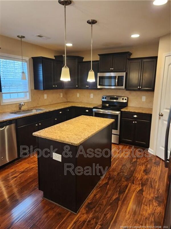 Foto del edificio - 534 Townsend Rd