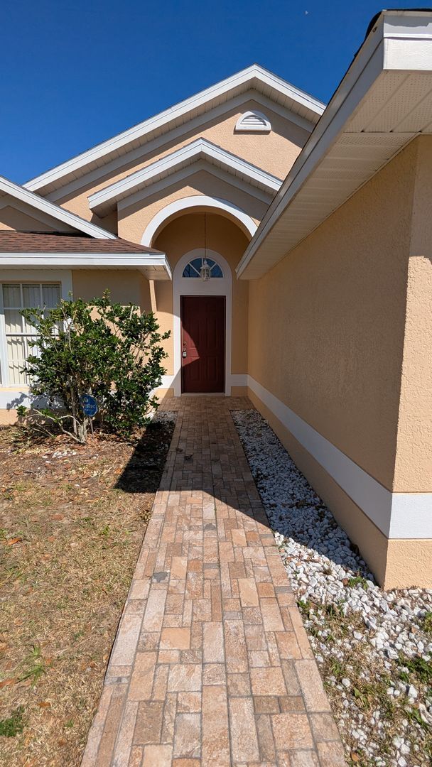 Building Photo - Beautiful 3/2 home