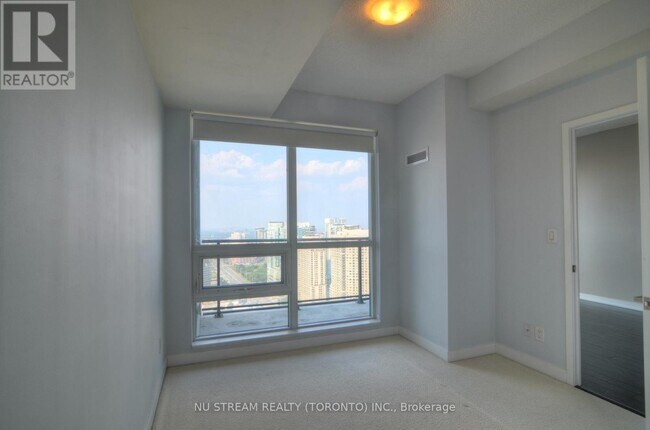 Building Photo - 510-3510 Curran Place