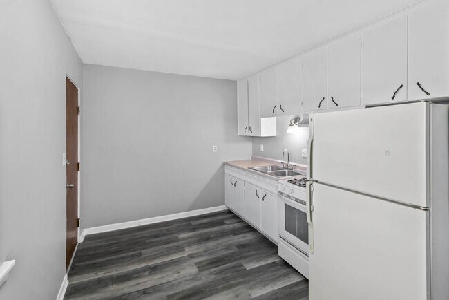 Foto del edificio - 991 Tollview Ave