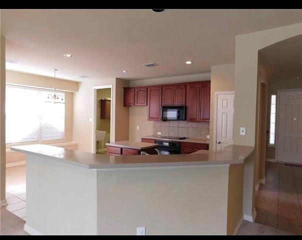Building Photo - 3600 Nandina Dr