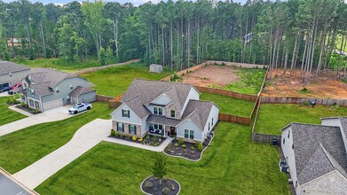 Building Photo - 115 Bre Dr