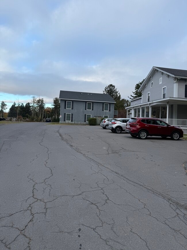 Side Parking - 5059 S Catherine St