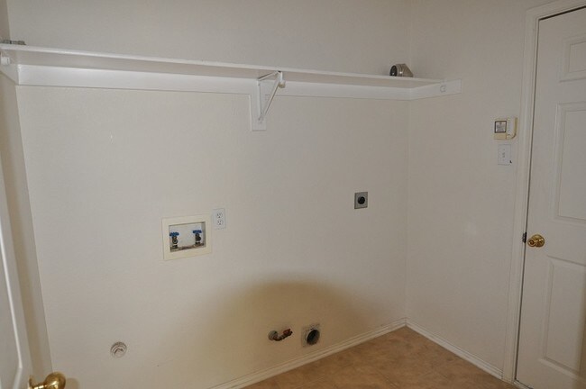 Building Photo - 3420 Pueblo Dr