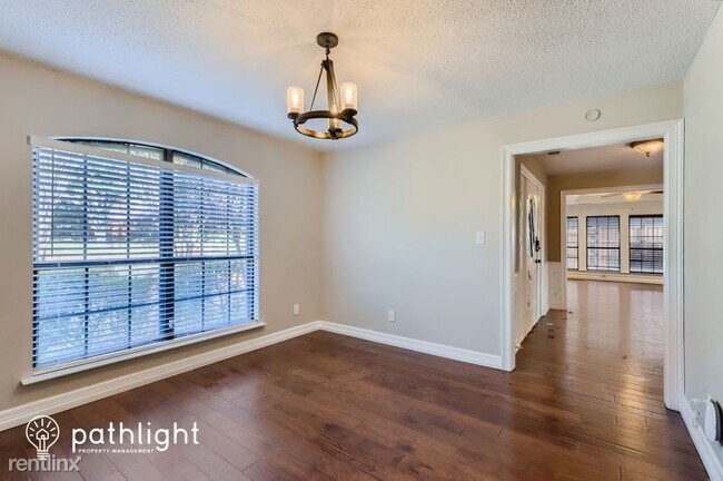 Foto del edificio - 5 br, 4 bath House - 12127 Larchgate Drive...