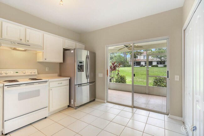 Foto del edificio - 2403 Lake Woodberry Cir