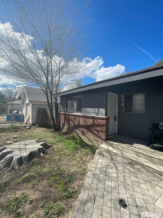Building Photo - 854 G St
