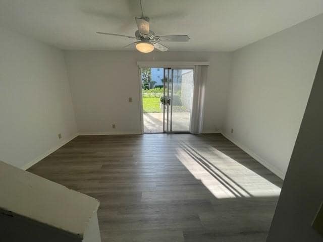 Building Photo - 1121 Beachview Dr