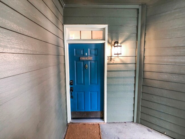 Foto del edificio - Beautiful Updated 2BR/2BA Condo Near Beltline
