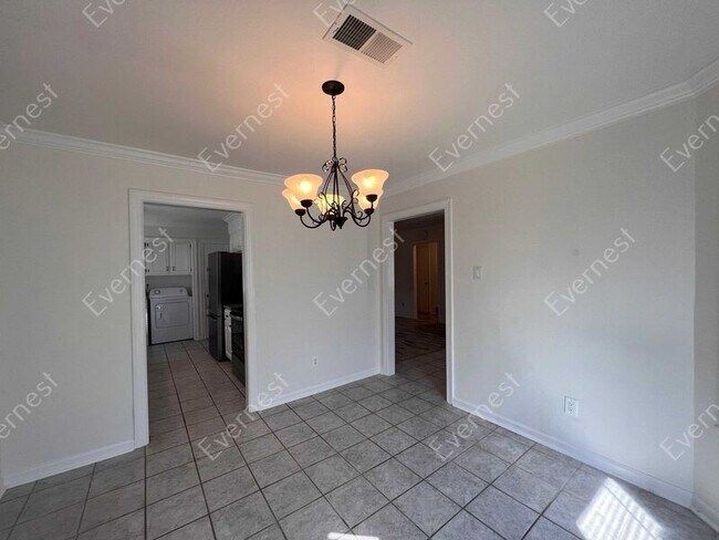 Foto del edificio - 7160 Reese Rd