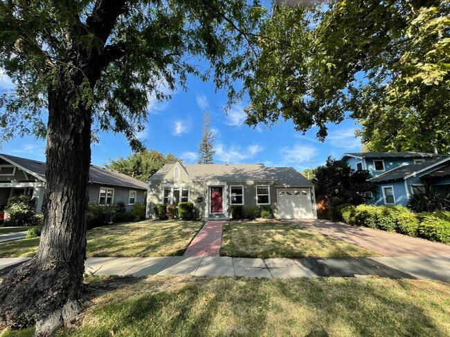 Foto del edificio - Charming Bungalow walking distance to down...