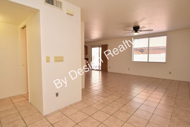 Building Photo - 2926 N Cardell Cir