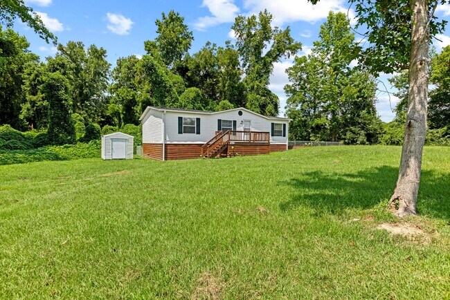 Building Photo - 185 Justice Rd