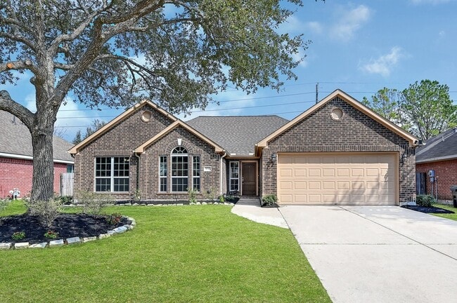 Photo - 1035 E Hampton Dr House
