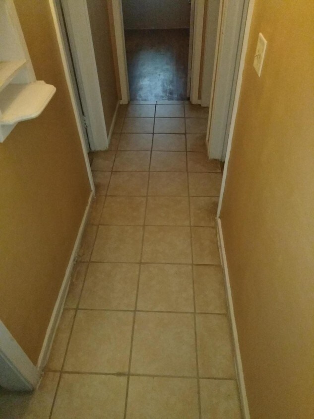 Primary Photo - 1054 Voorhees Ave
