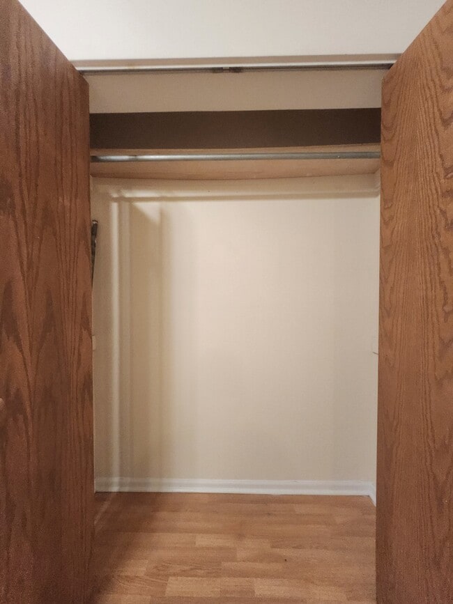 Building Photo - Virtual Showings Available  Charming Studi...