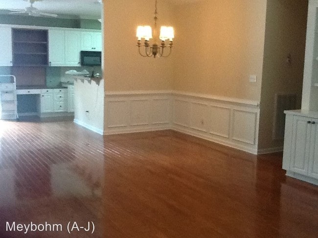 Building Photo - 1802 Amberley Dr