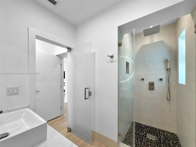 Foto del edificio - 130 SW 25th Rd