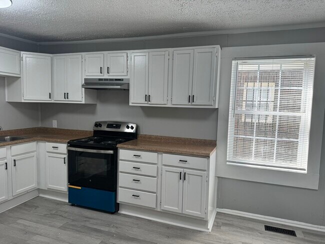 Foto del edificio - 1728 Knowles St