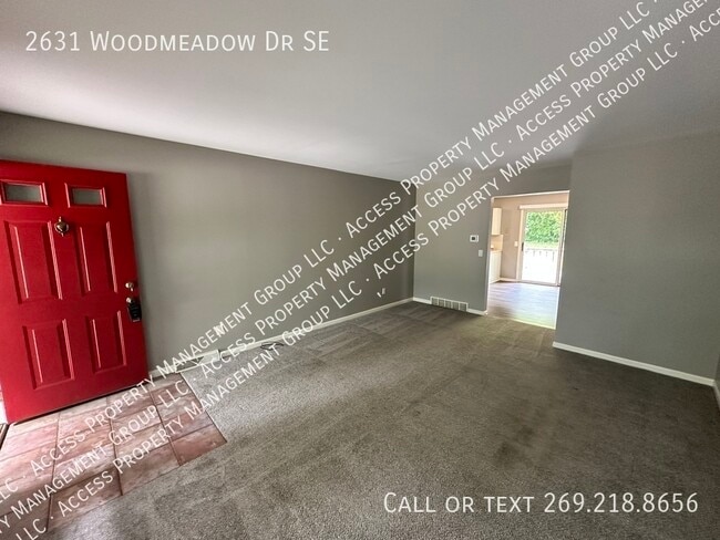 Building Photo - 2631 Woodmeadow Dr SE