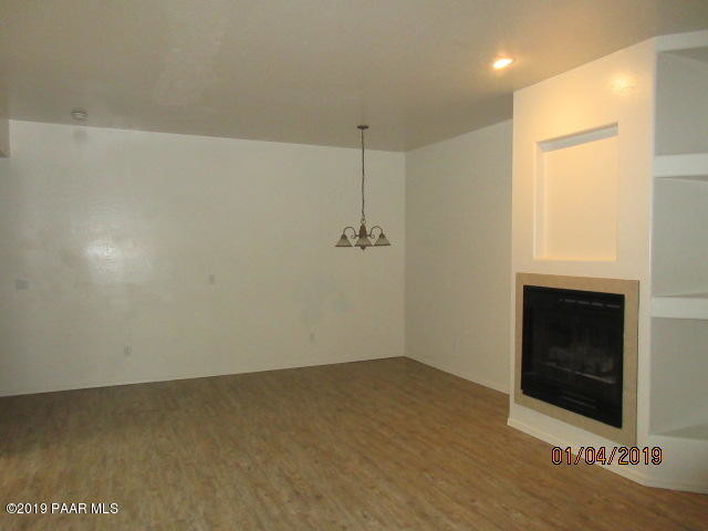 Building Photo - 1145 Mary Dr