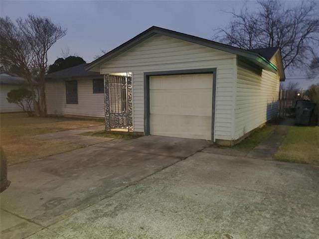 Building Photo - 8336 Bunche Dr