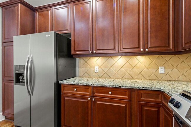 Foto del edificio - 3714 Ashford Creek Hill NE