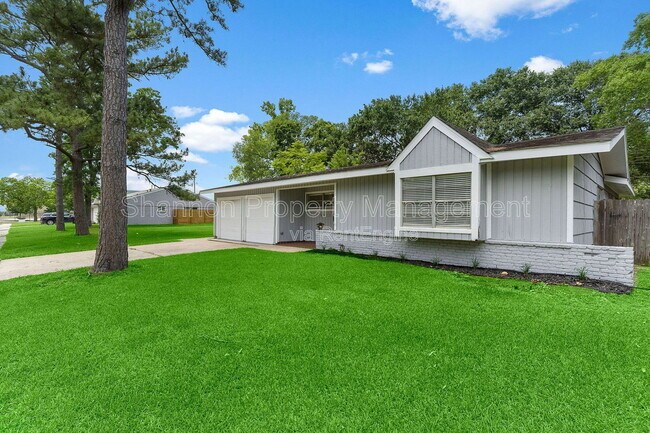 Building Photo - 5522 Ariel St