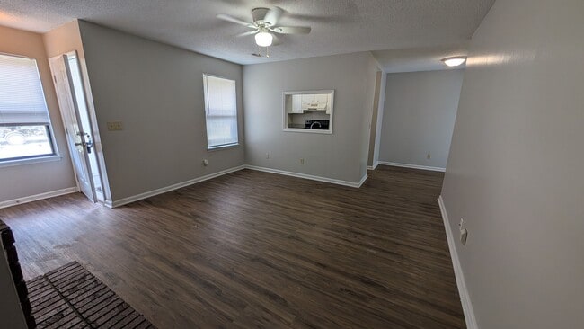 Foto del edificio - Spacious 2BD/2BA Duplex